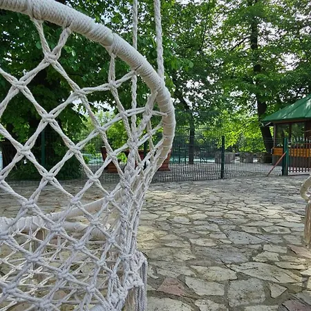 فيلة Garden بيهاتش